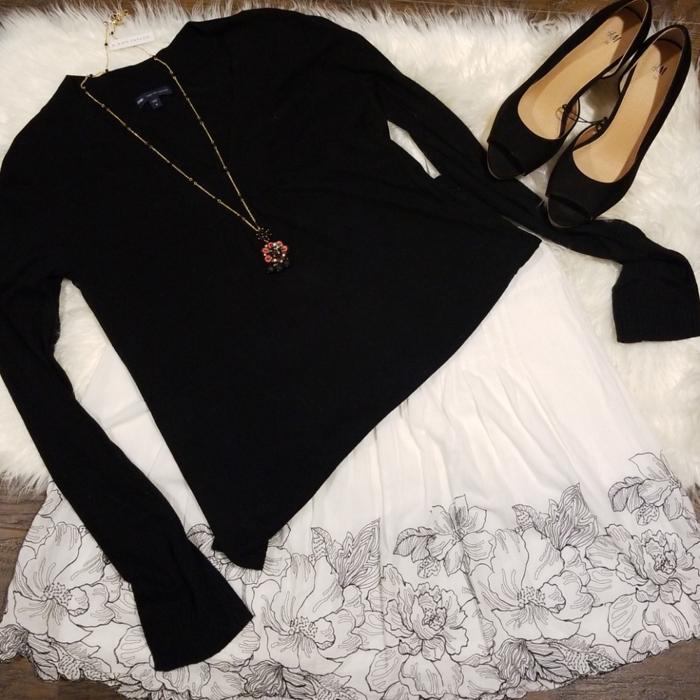 White floral short skirt